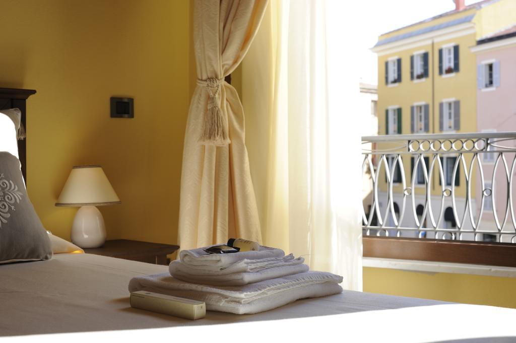 Piazza Azuni 18 Guest House Sassari Dış mekan fotoğraf